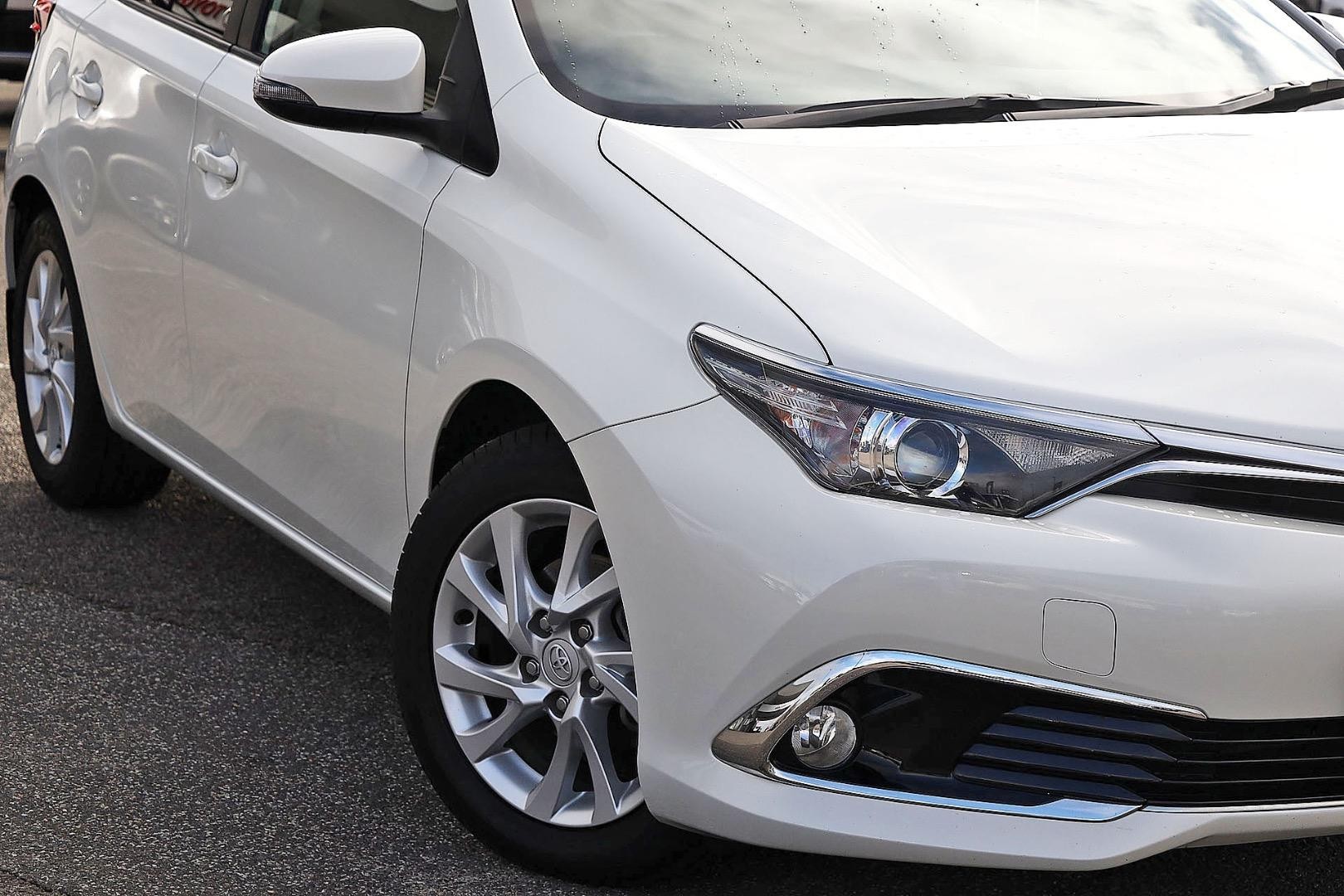 Toyota Corolla image 4