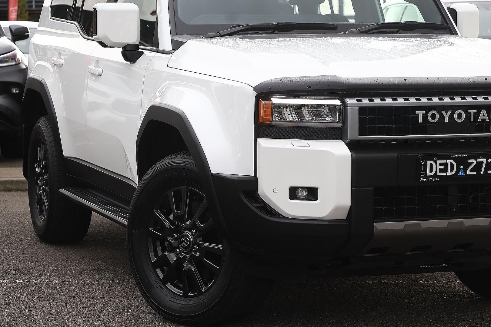 Toyota Landcruiser Prado image 2