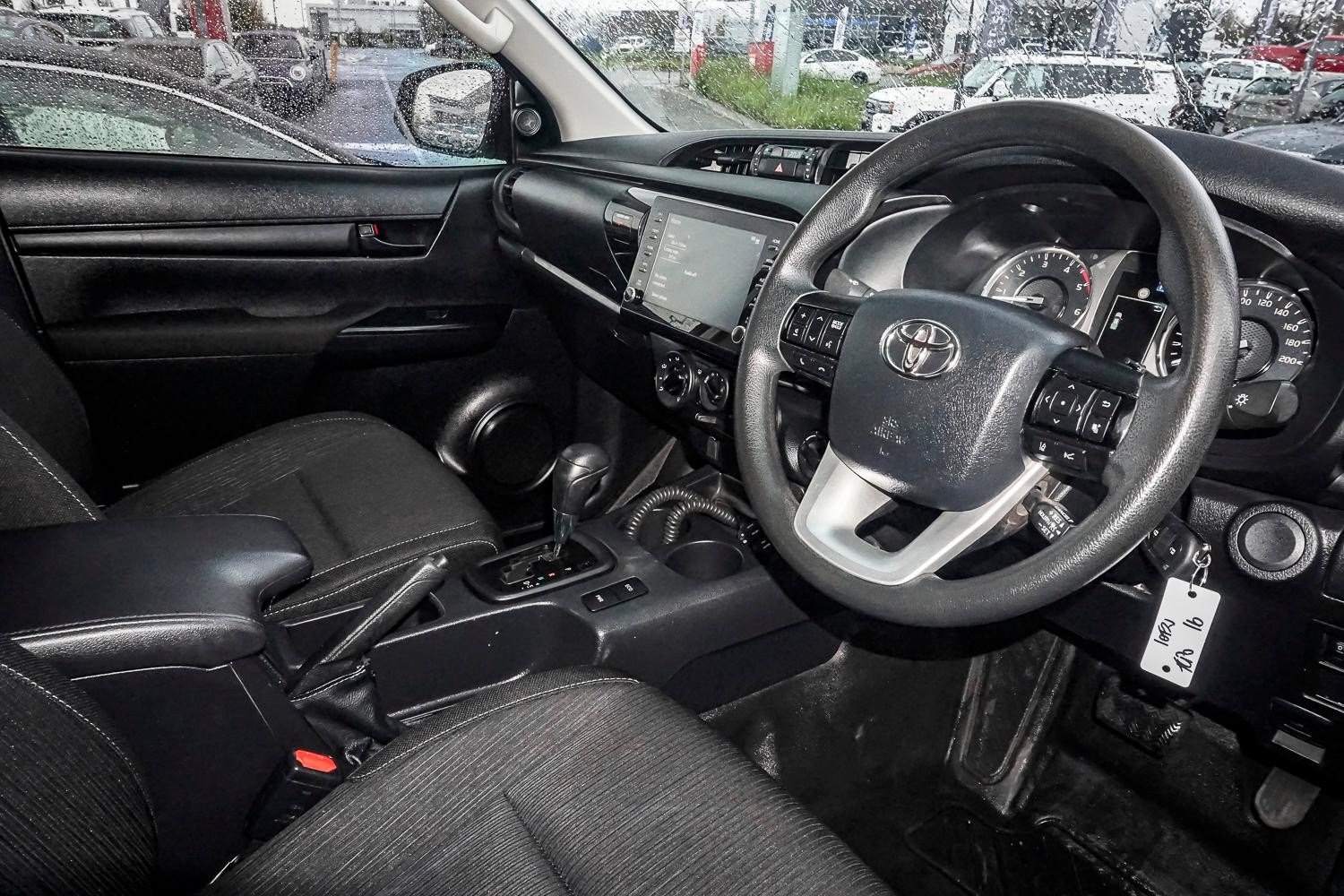 Toyota Hilux image 3