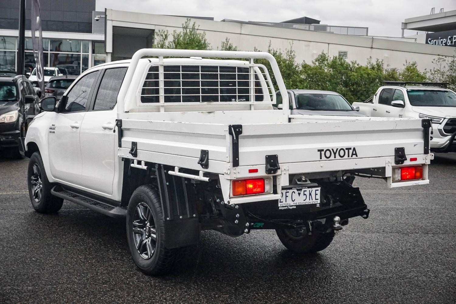 Toyota Hilux image 2