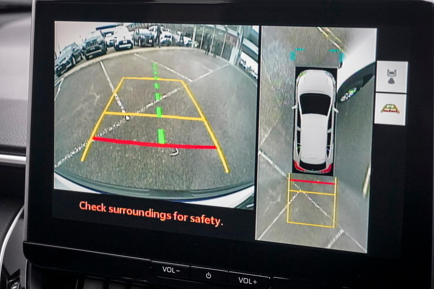 Toyota Corolla Cross image 3