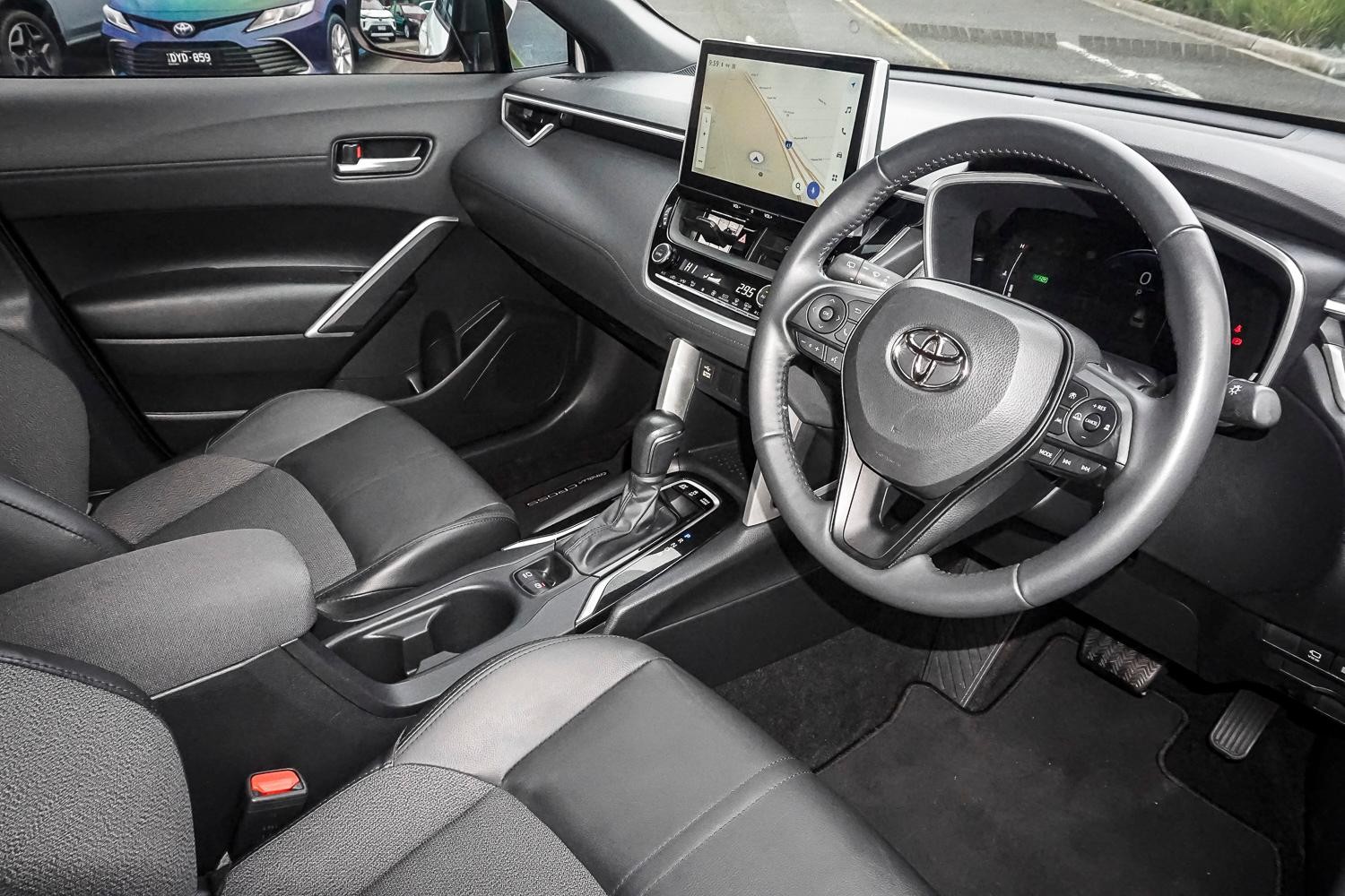 Toyota Corolla Cross image 2