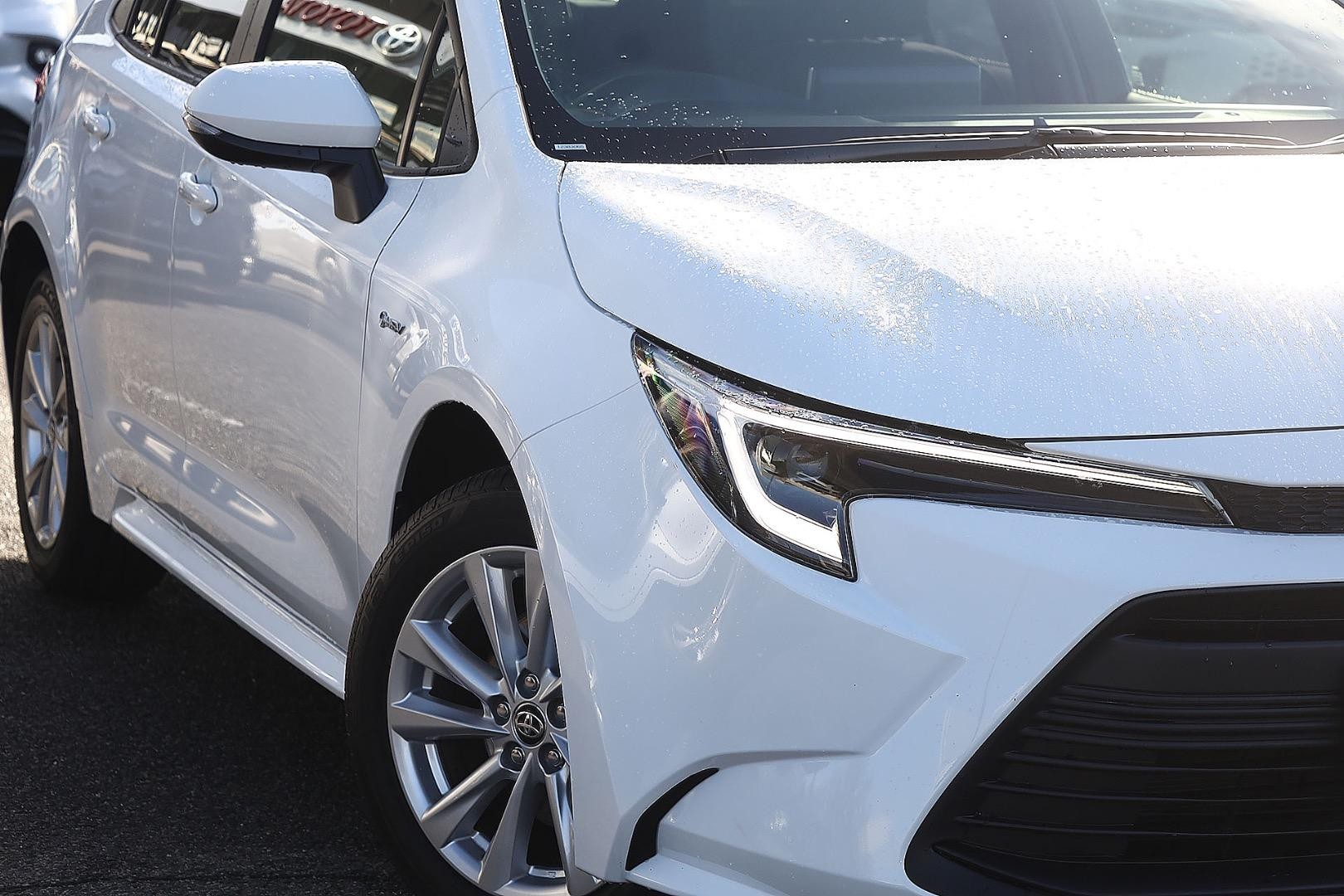 Toyota Corolla image 2