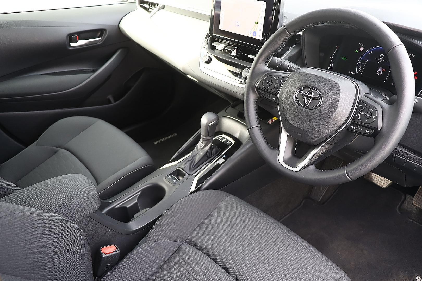 Toyota Corolla image 2
