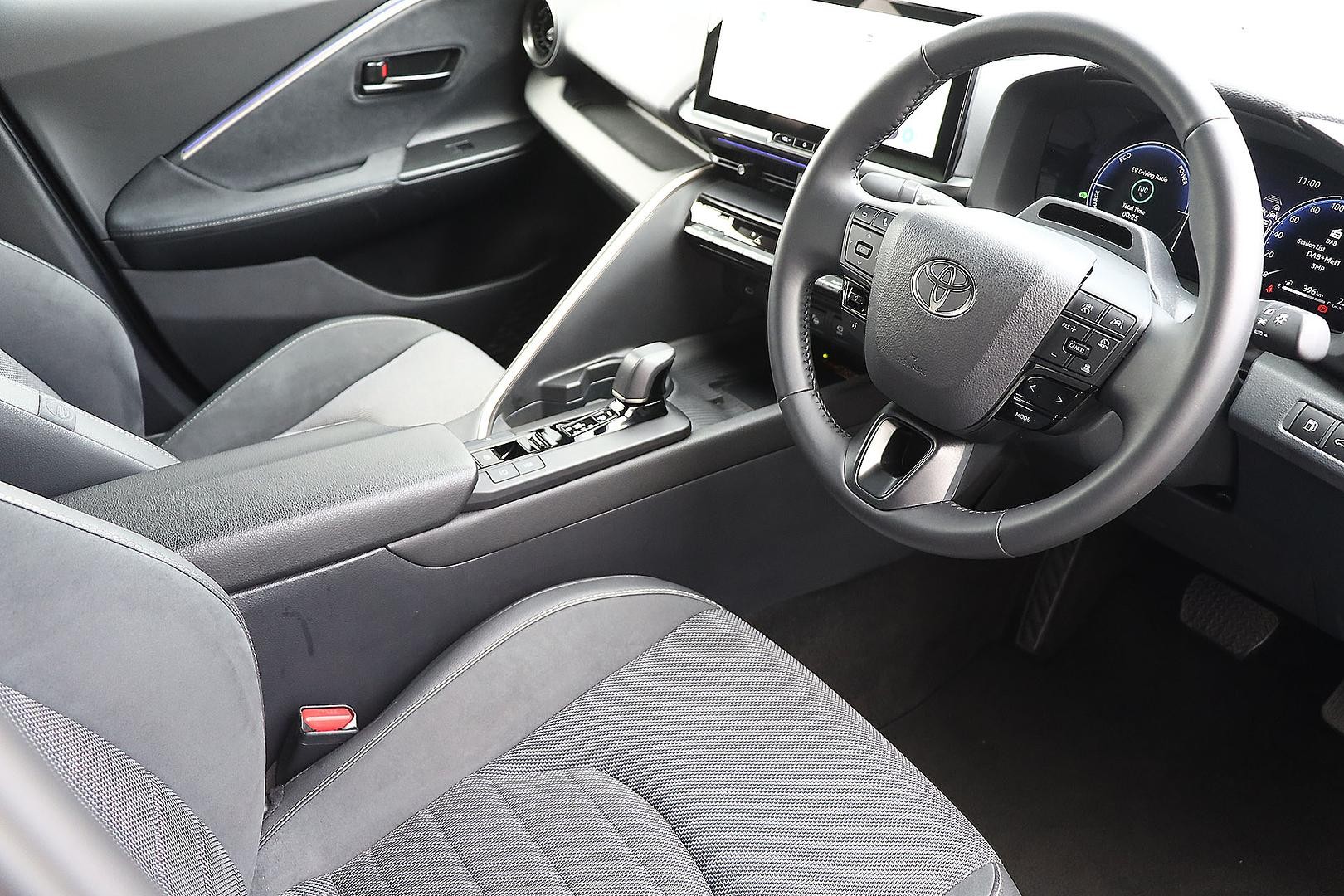 Toyota C-hr image 2