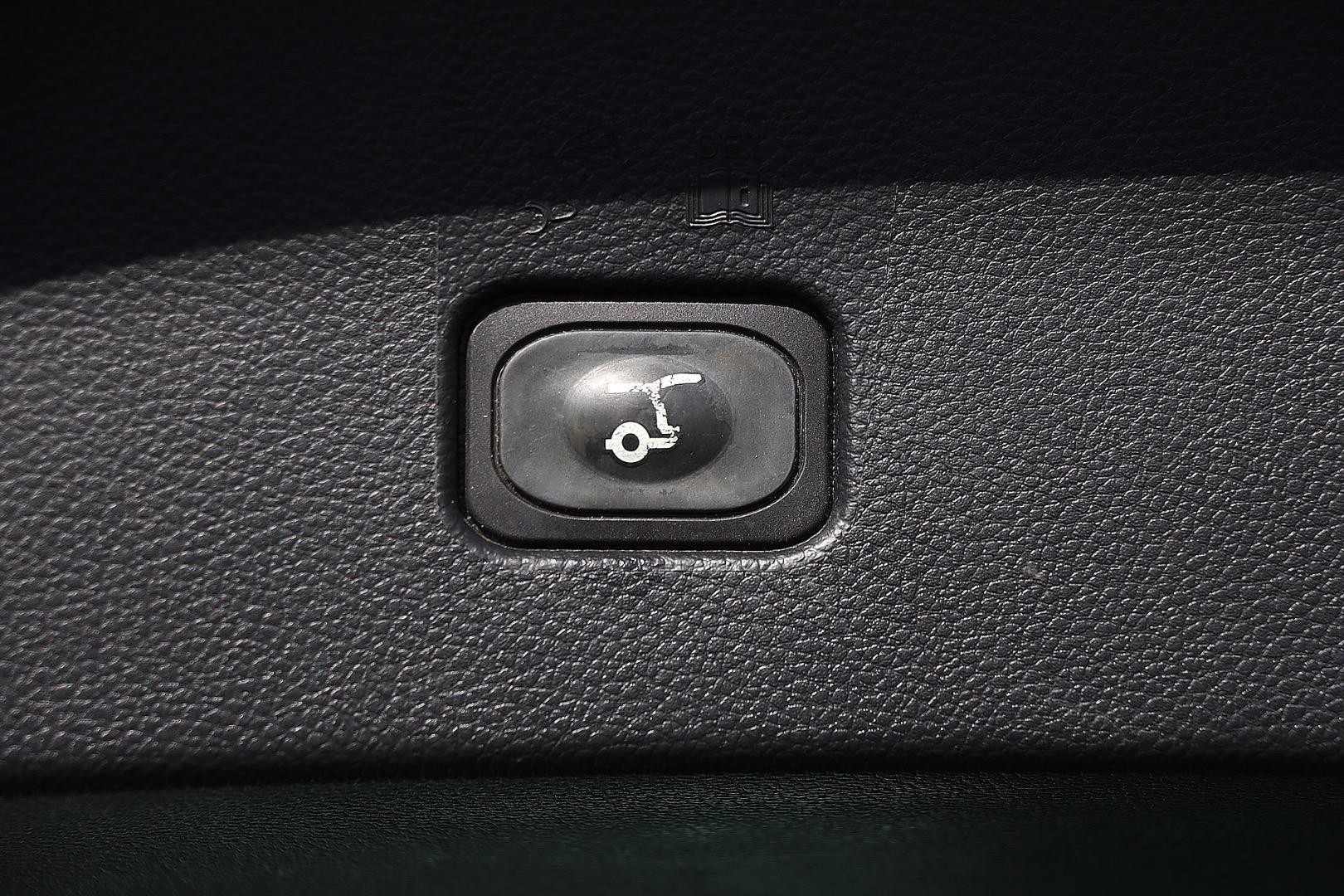 Ford Everest image 2