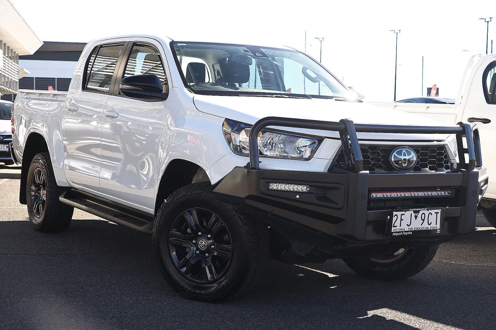 Toyota Hilux image 1