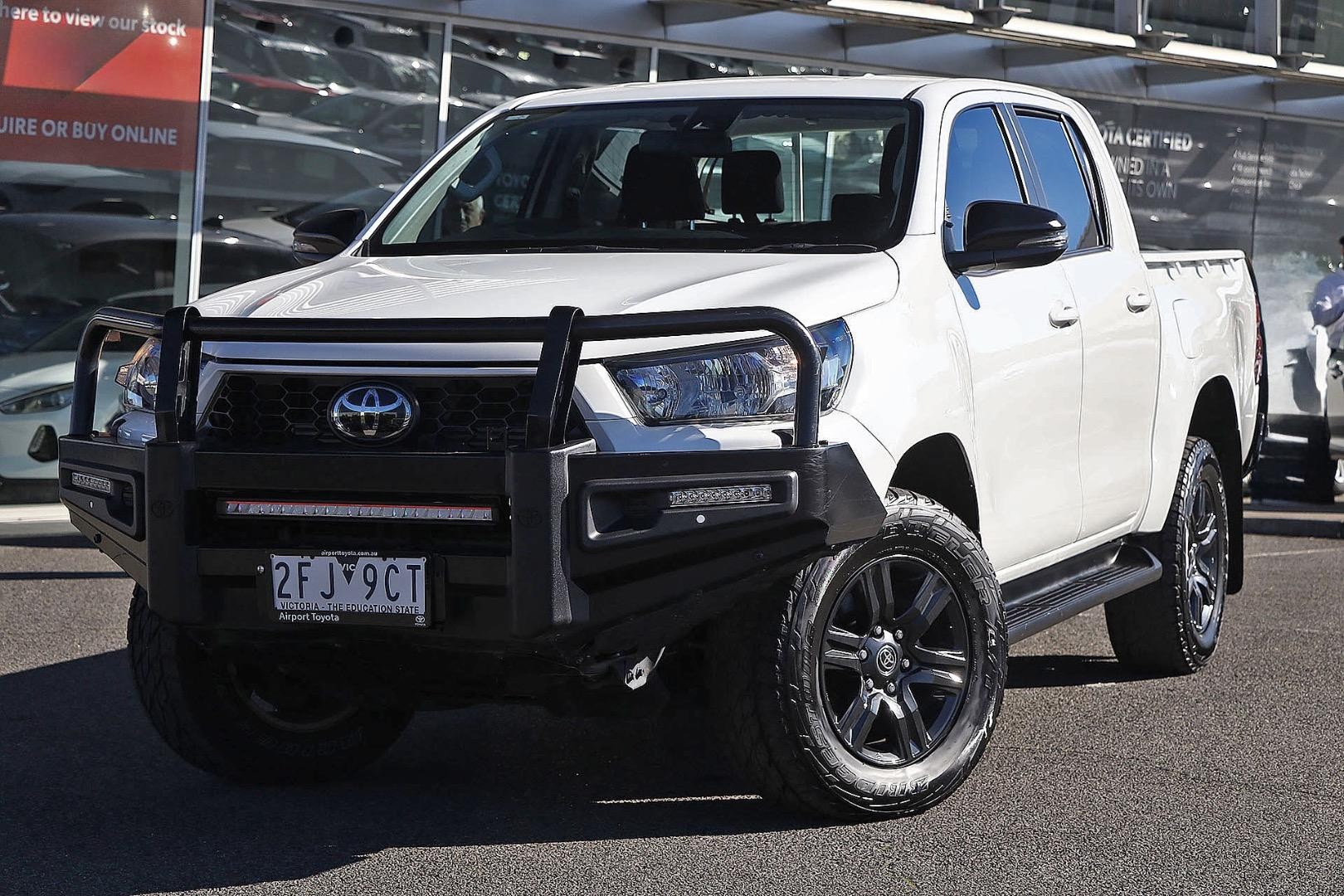 Toyota Hilux image 4