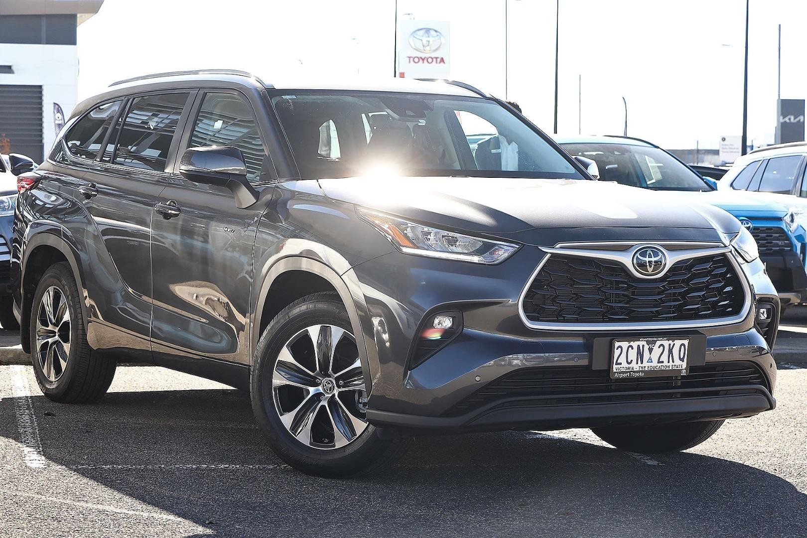Toyota Kluger image 2