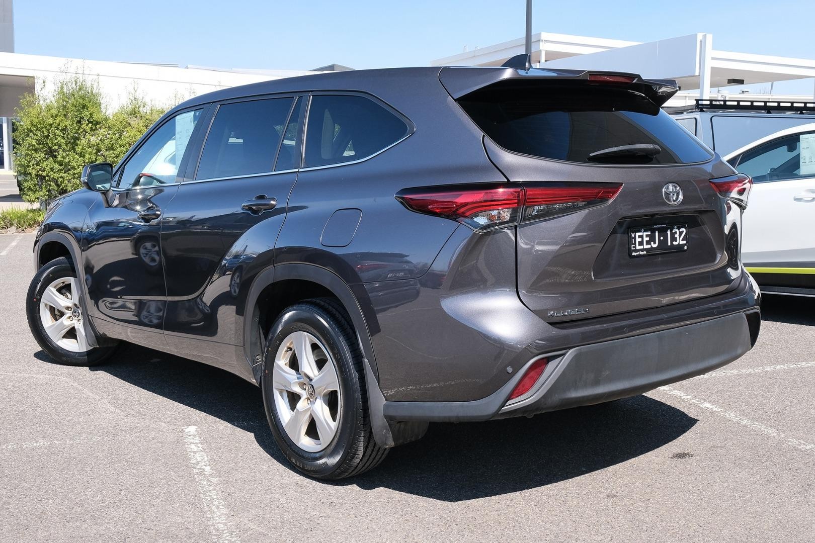 Toyota Kluger image 4