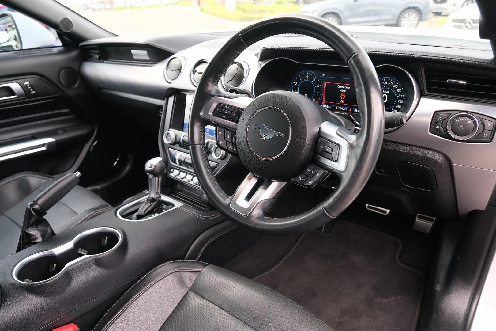 Ford Mustang image 3