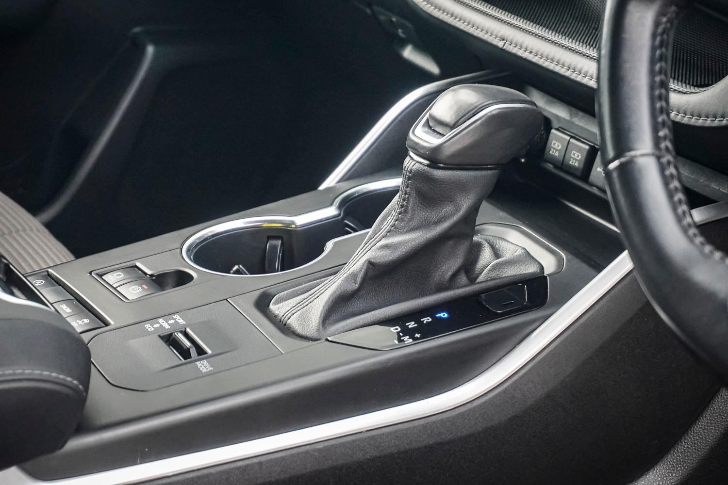 Toyota Kluger image 3