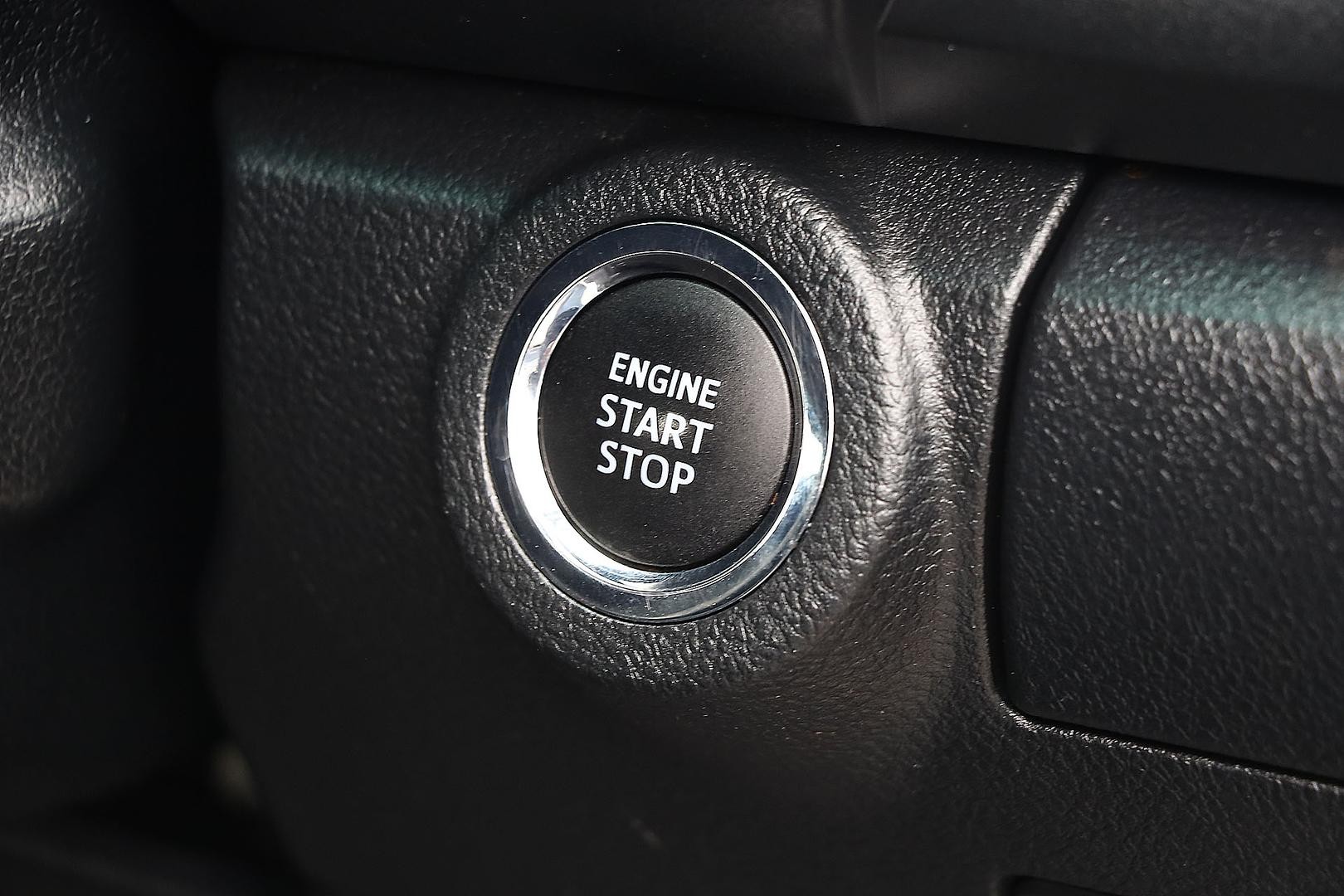 Toyota Hilux image 2