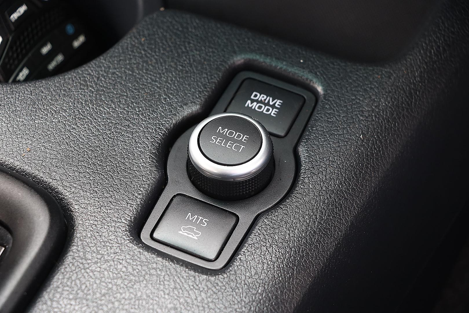Toyota Hilux image 3