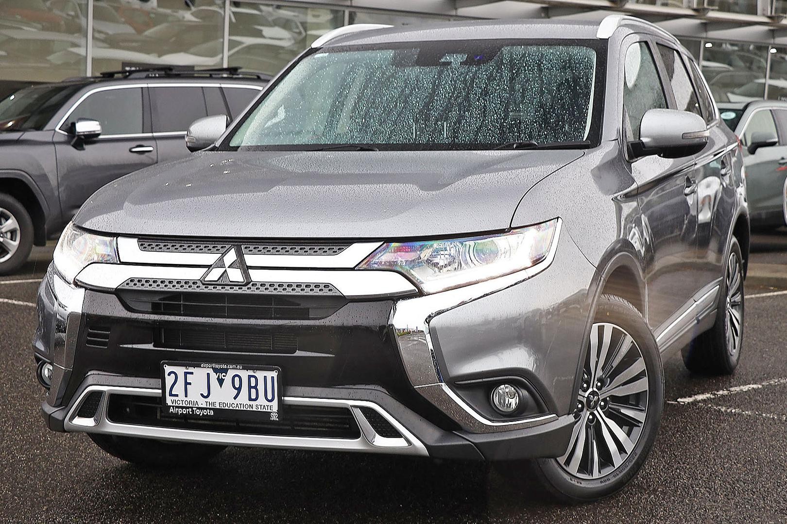 Mitsubishi Outlander image 4