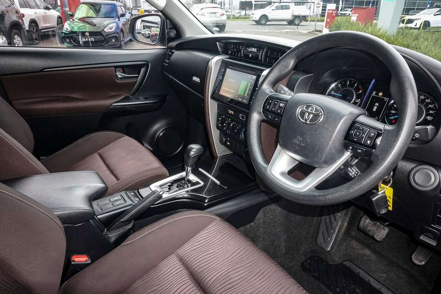 Toyota Fortuner image 2