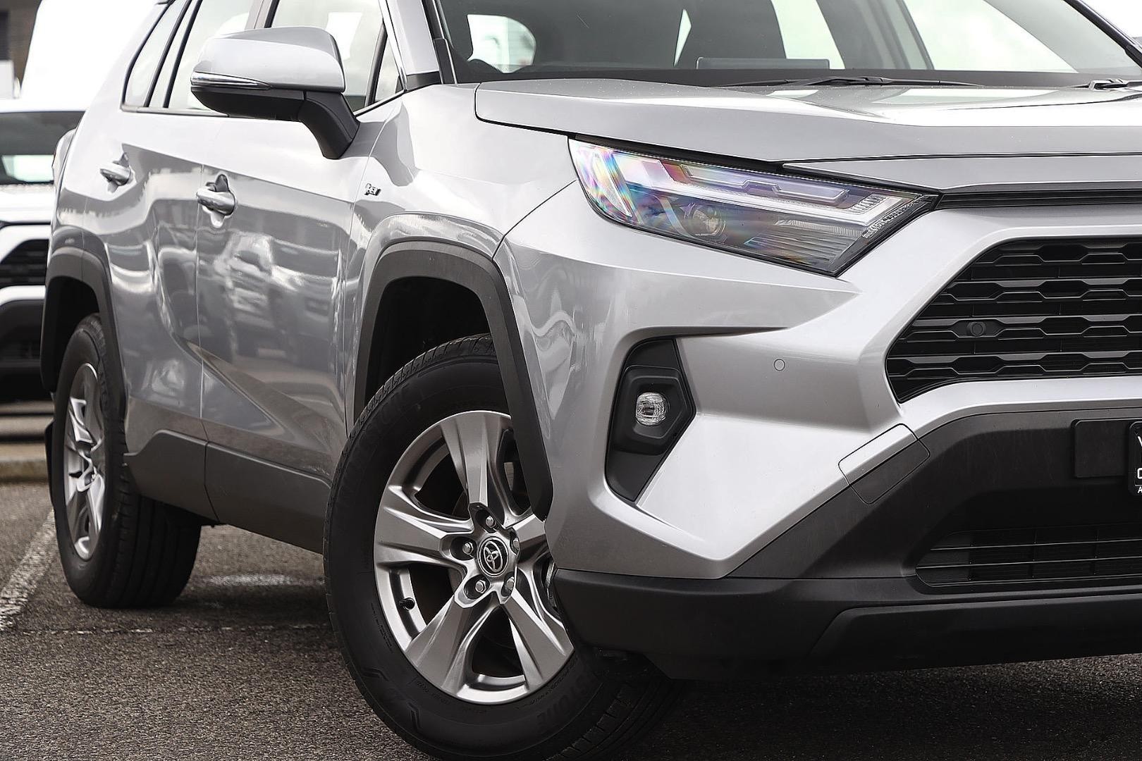 Toyota Rav4 image 2