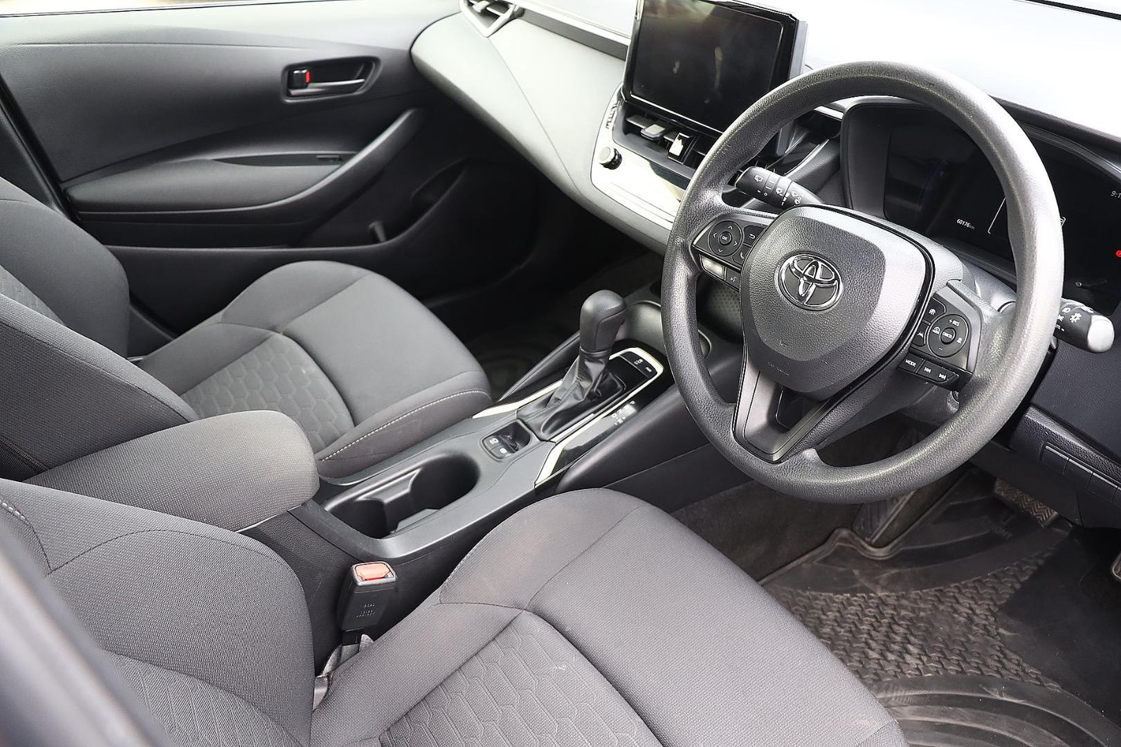 Toyota Corolla image 2