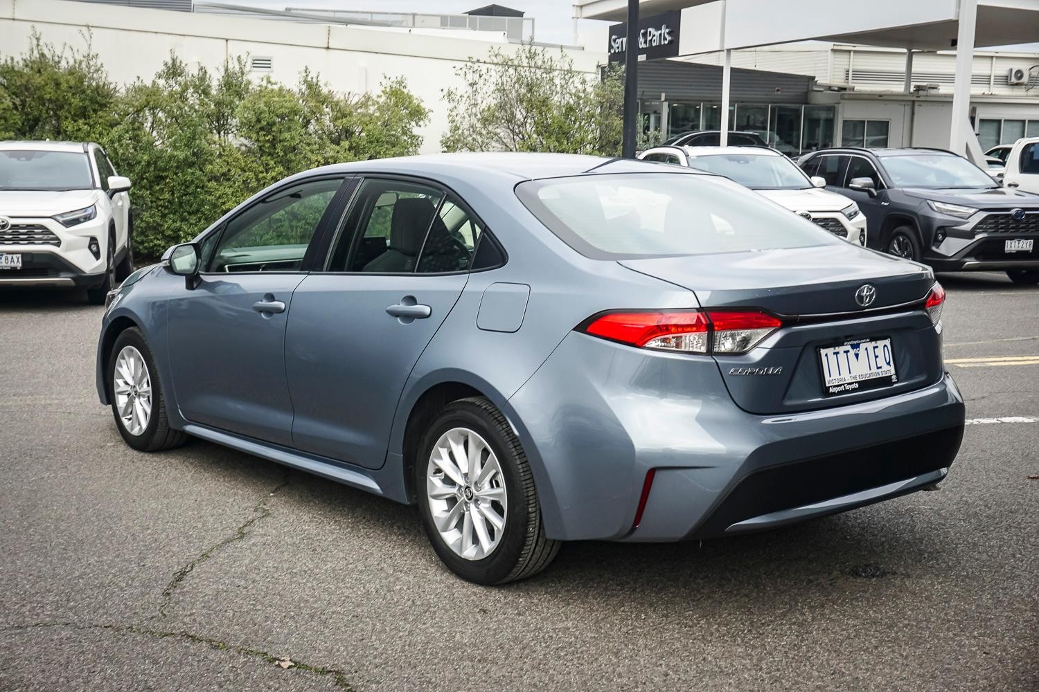 Toyota Corolla image 2
