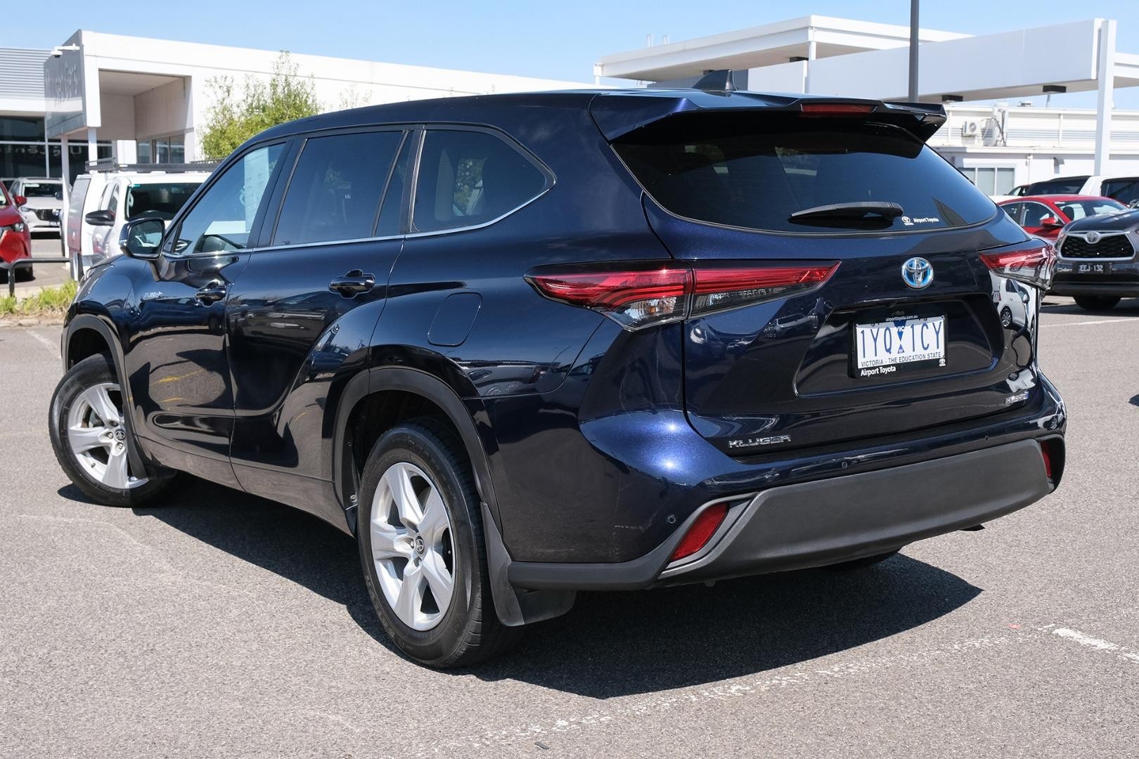 Toyota Kluger image 4