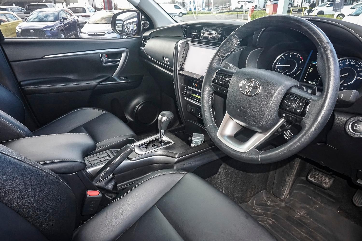 Toyota Fortuner image 3