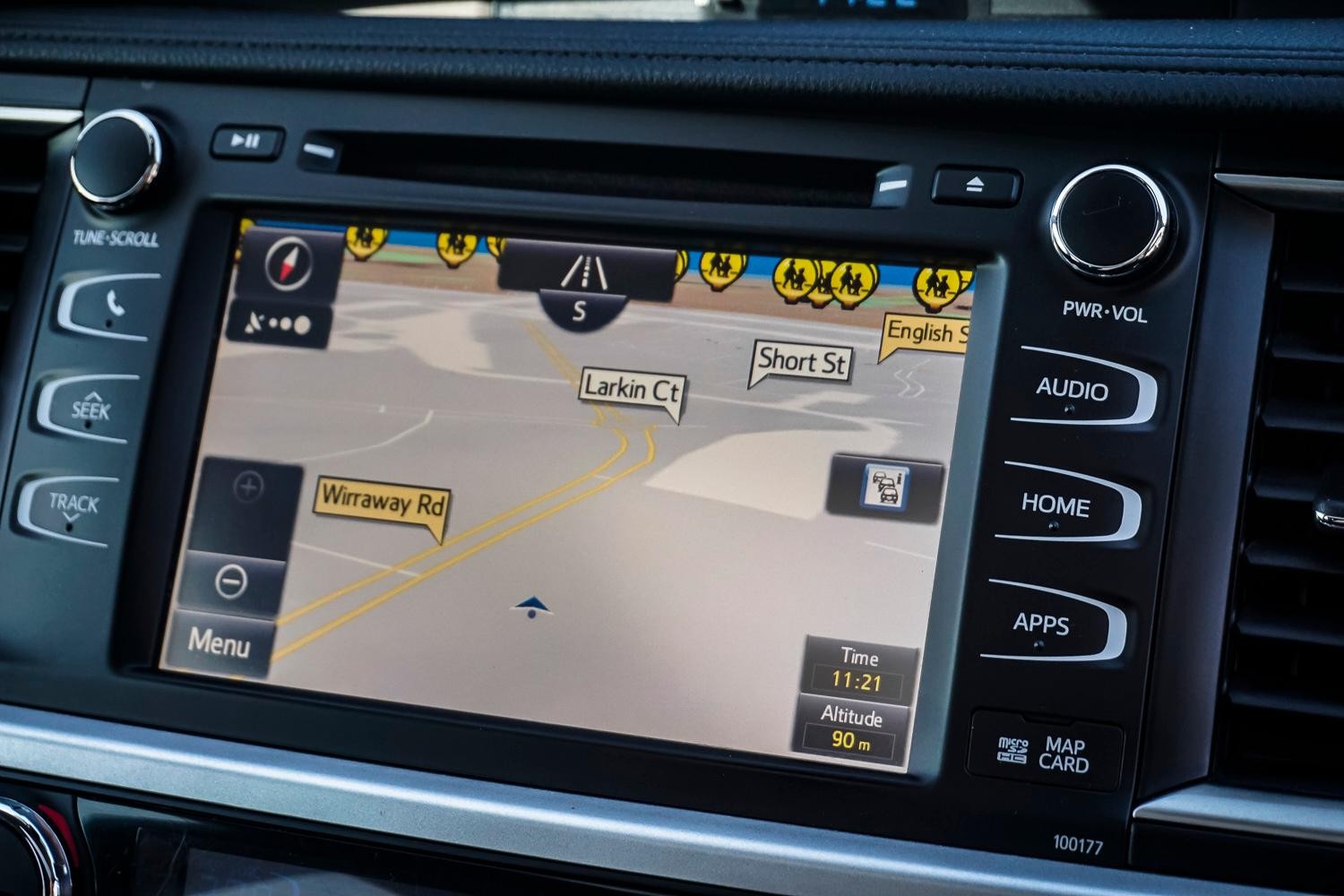 Toyota Kluger image 2