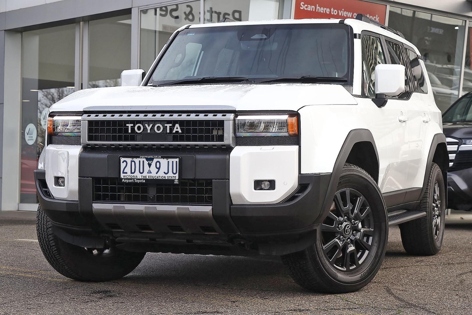 Toyota Landcruiser Prado image 3