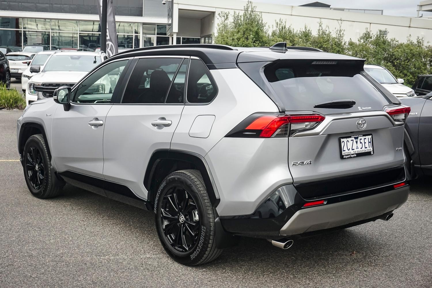 Toyota Rav4 image 2