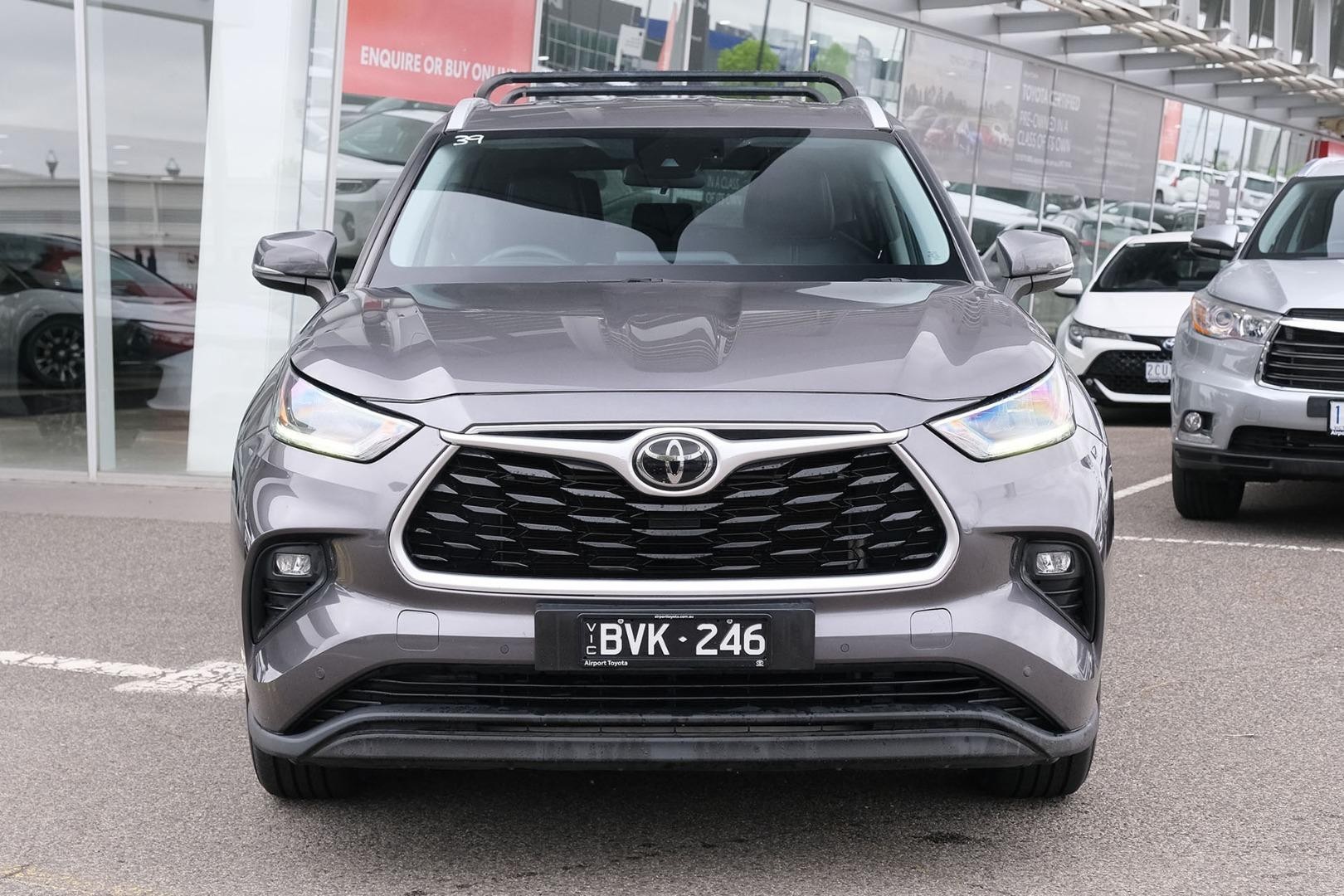 Toyota Kluger image 3