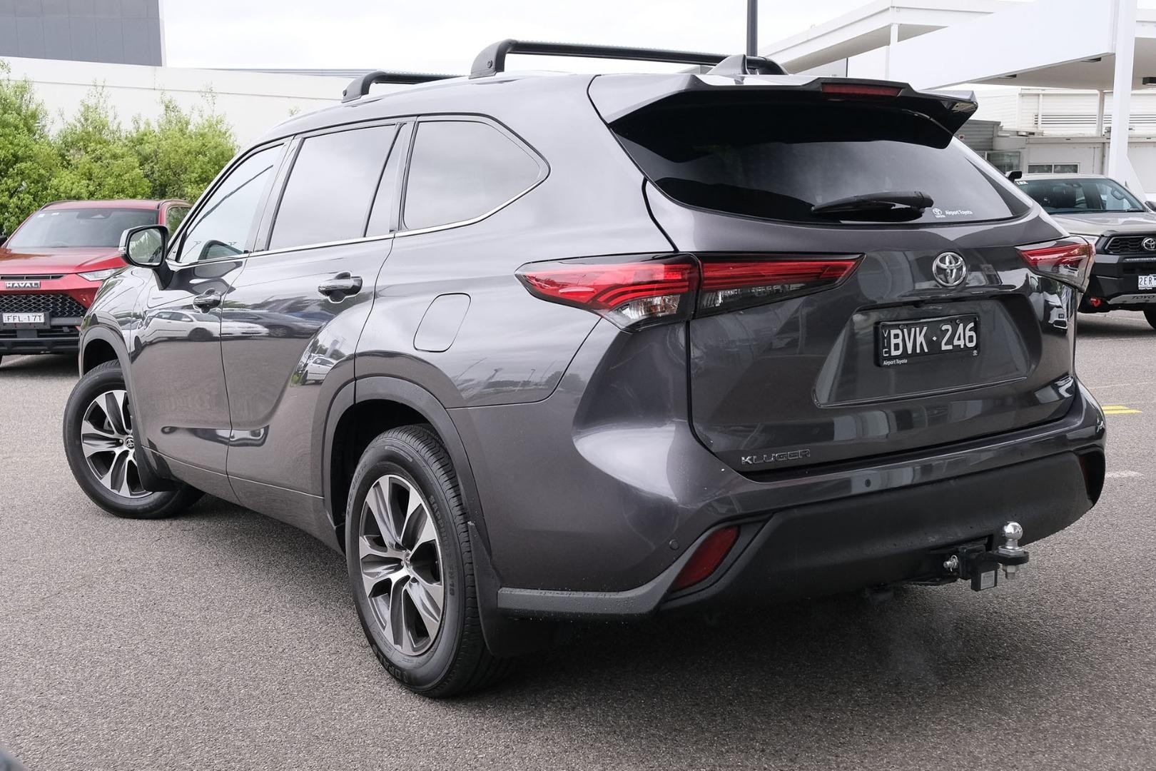 Toyota Kluger image 2