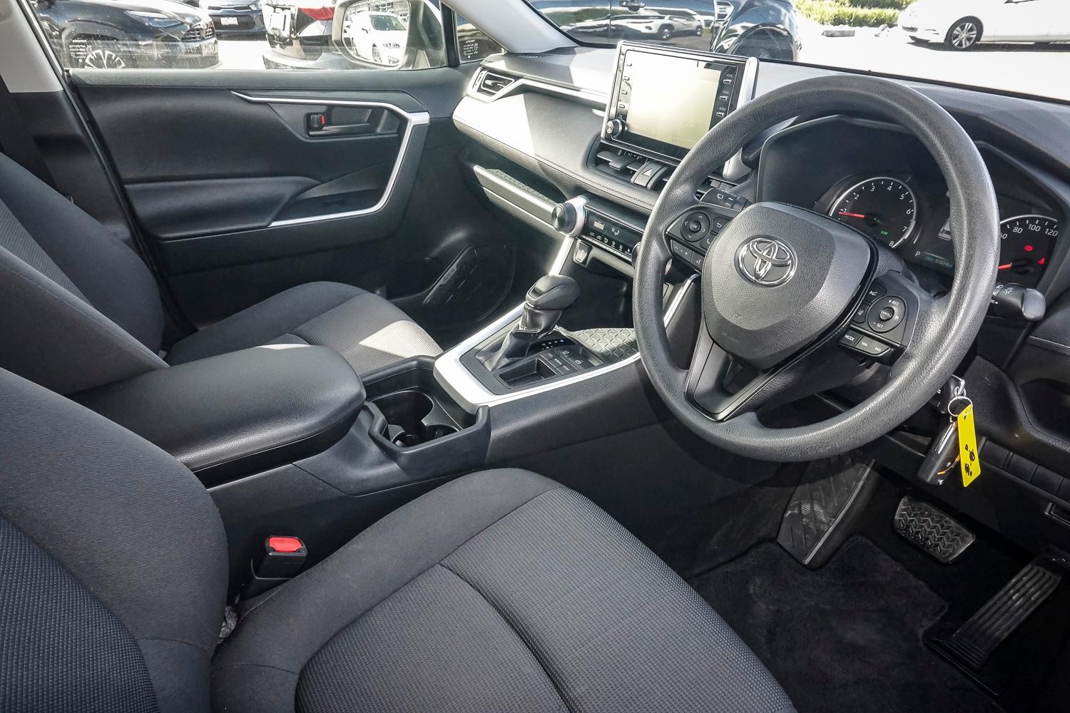 Toyota Rav4 image 2