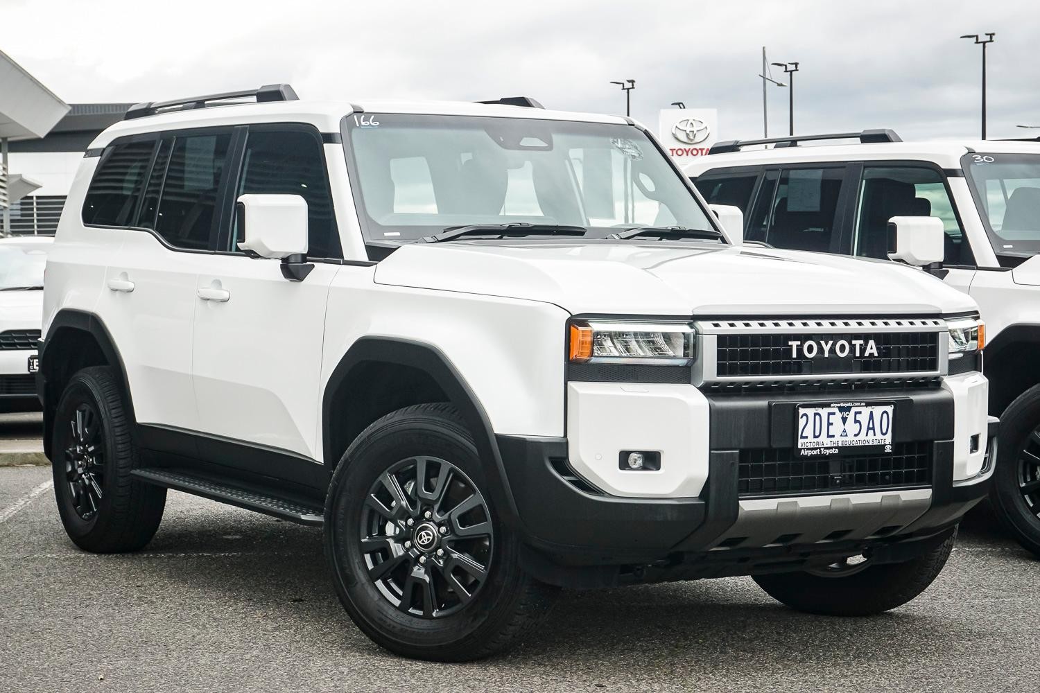 Toyota Landcruiser Prado image 1