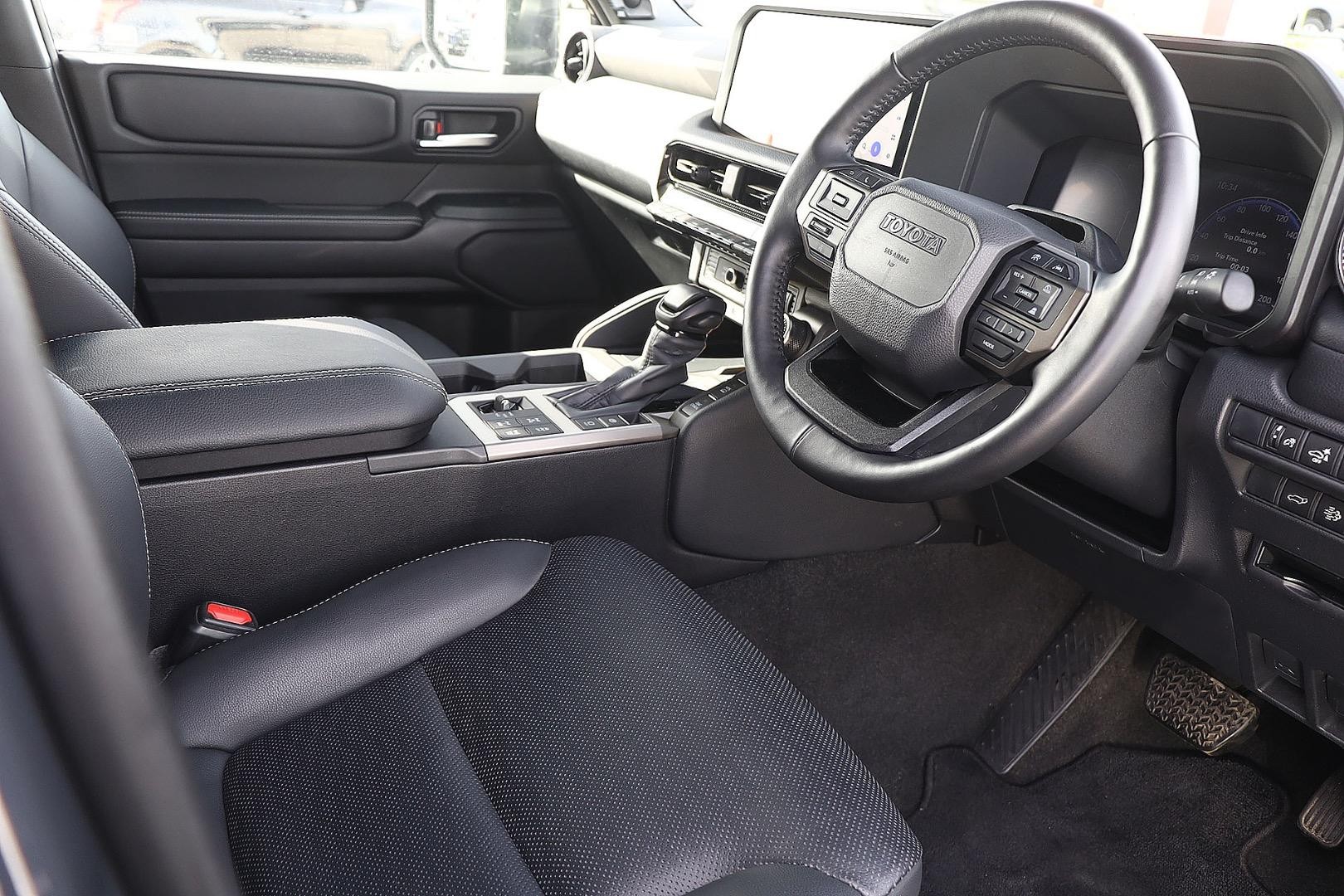 Toyota Landcruiser Prado image 4