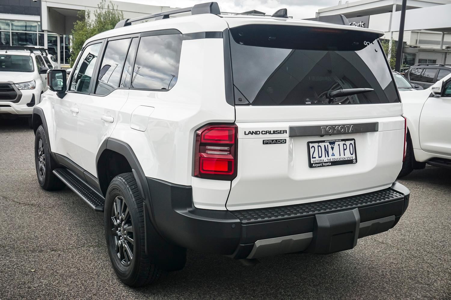 Toyota Landcruiser Prado image 2