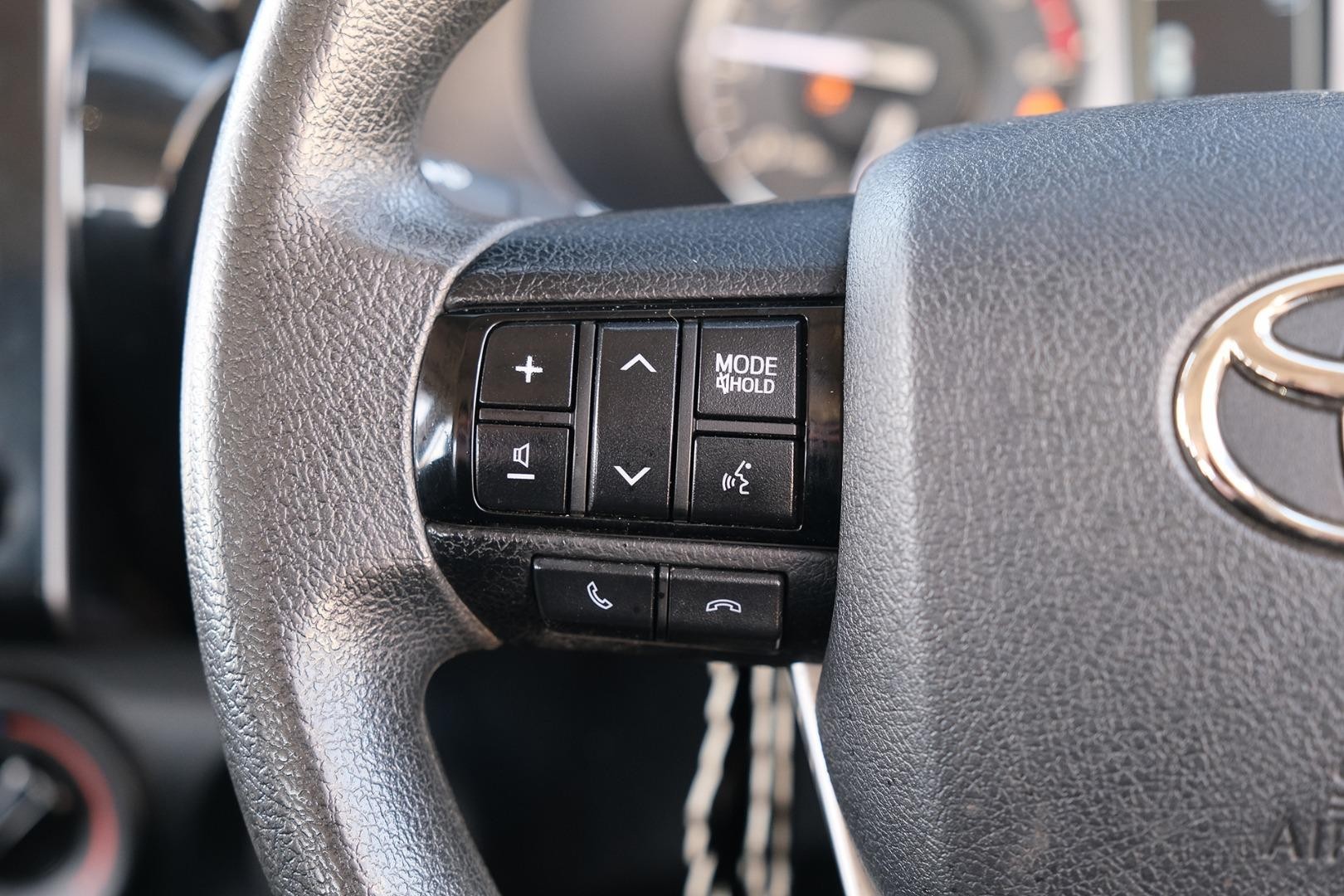 Toyota Hilux image 3