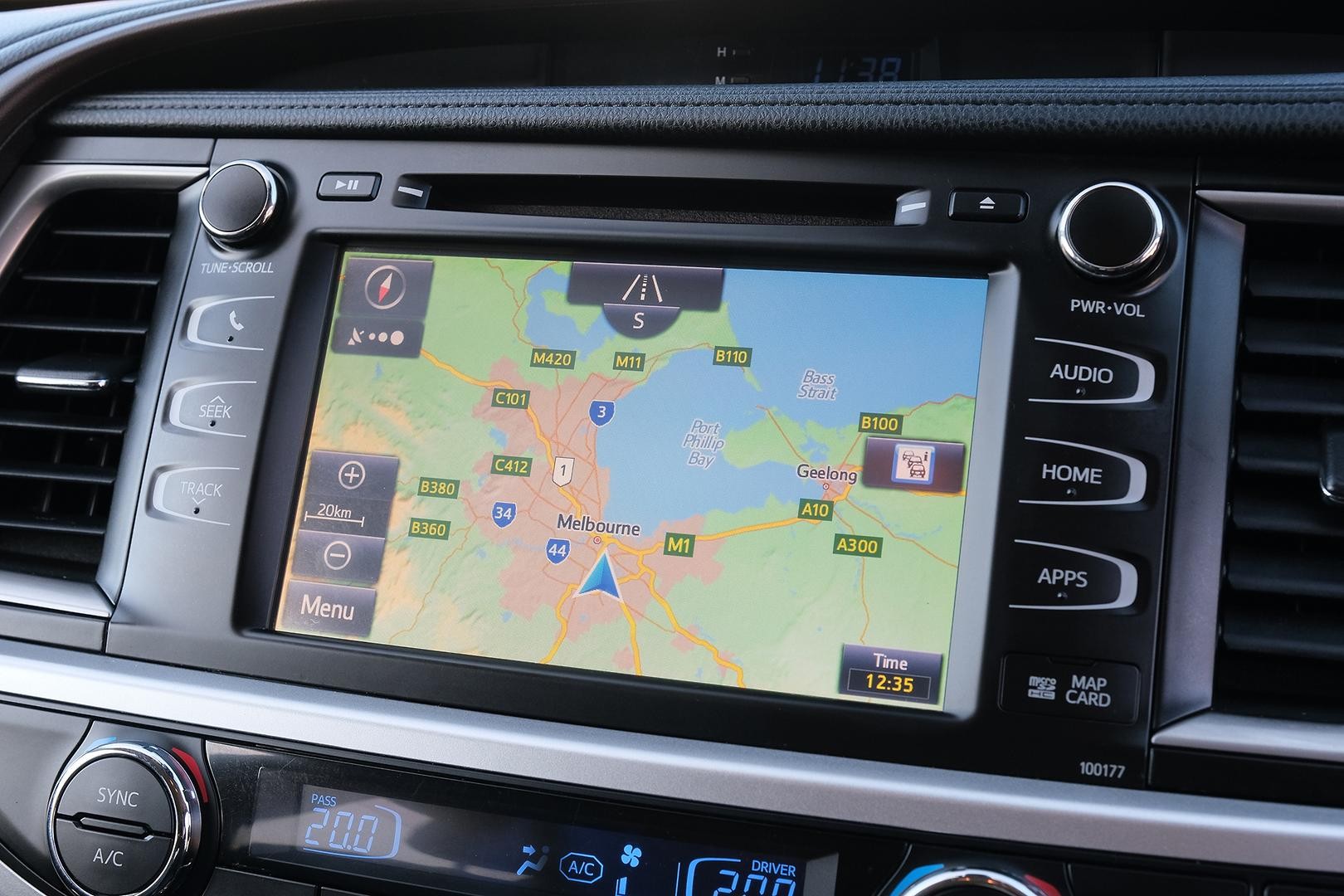 Toyota Kluger image 2