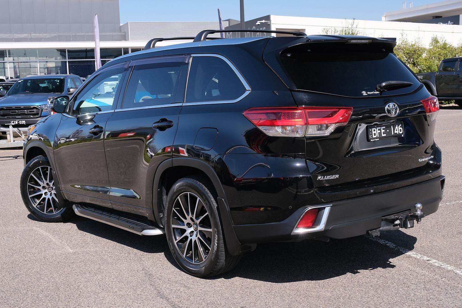 Toyota Kluger image 4