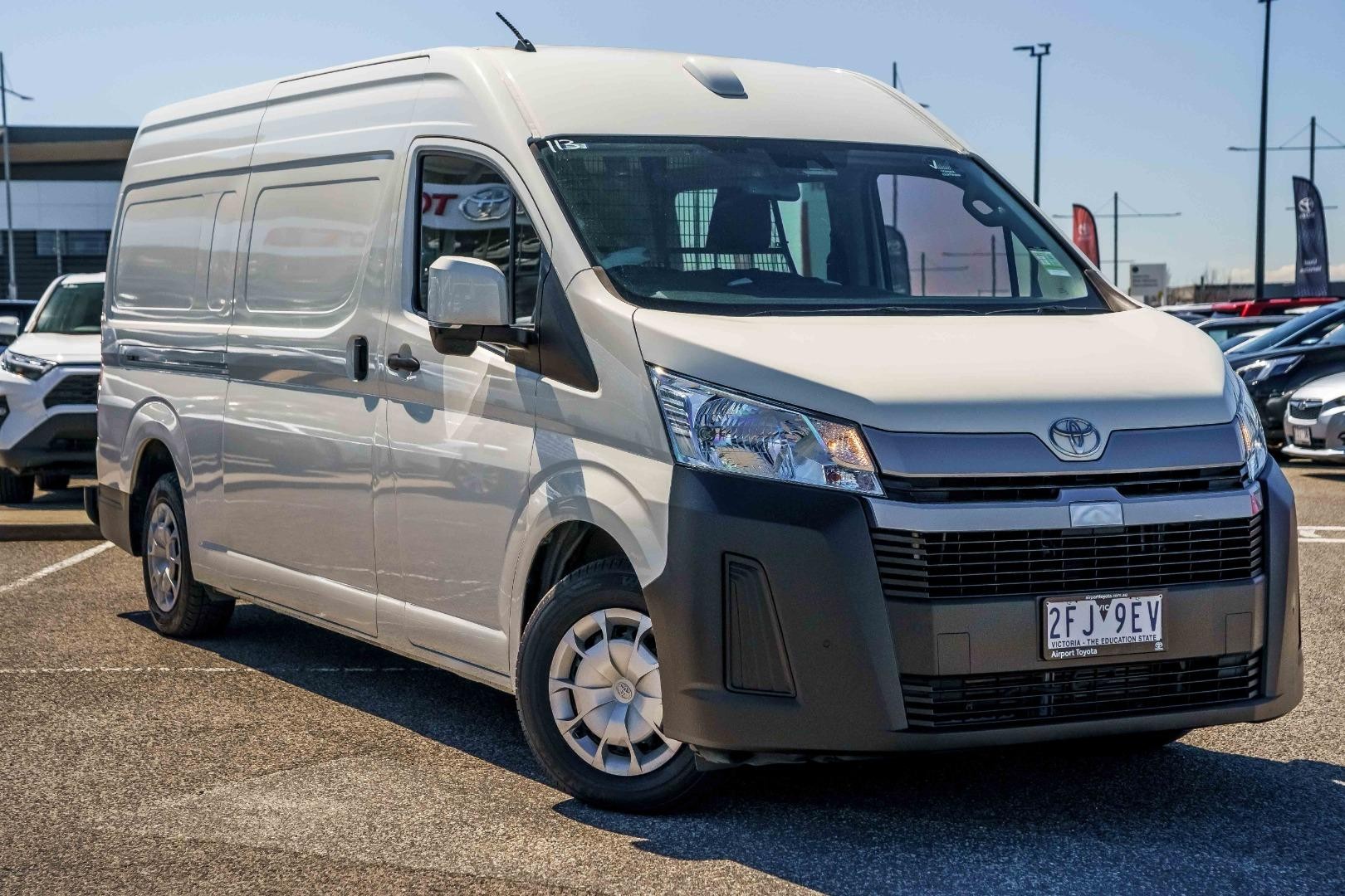 Toyota Hiace image 1