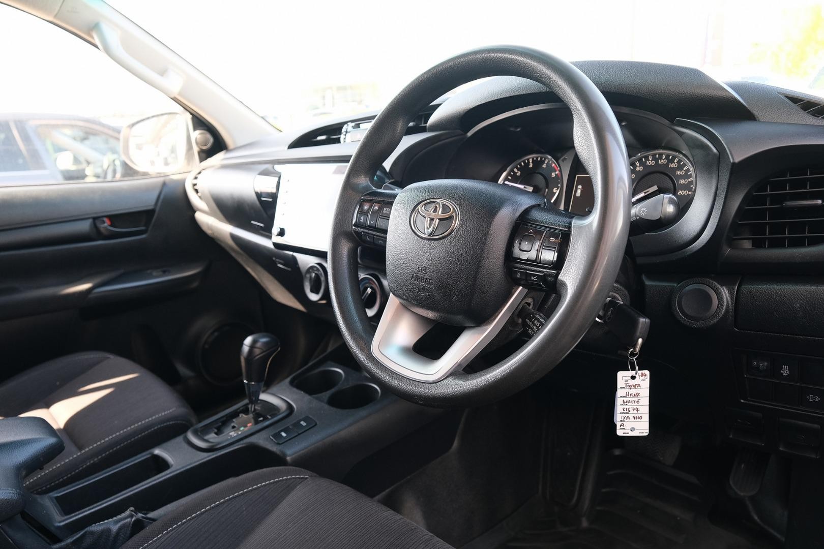 Toyota Hilux image 3