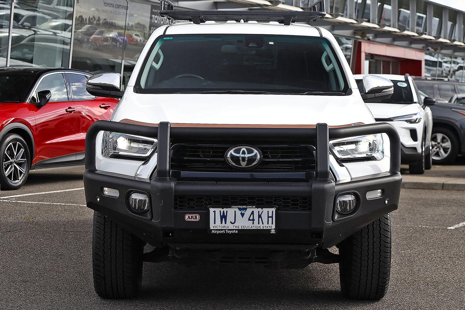 Toyota Hilux image 2
