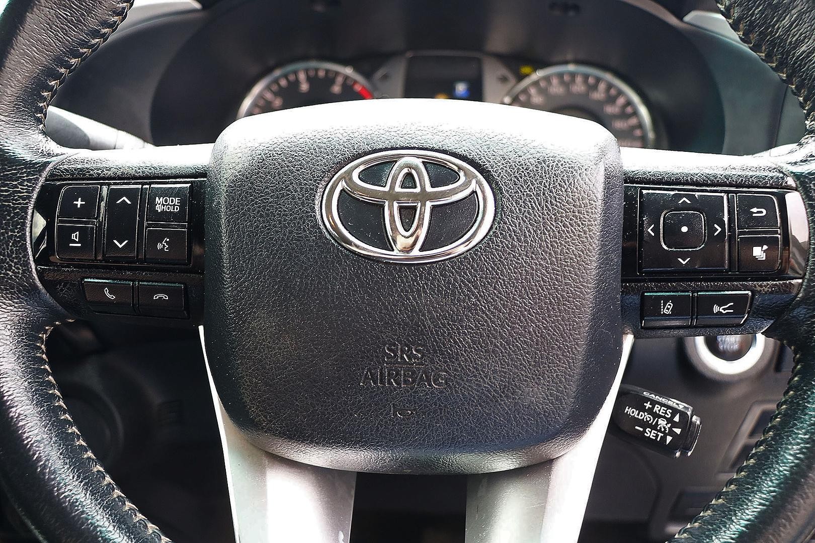 Toyota Hilux image 4