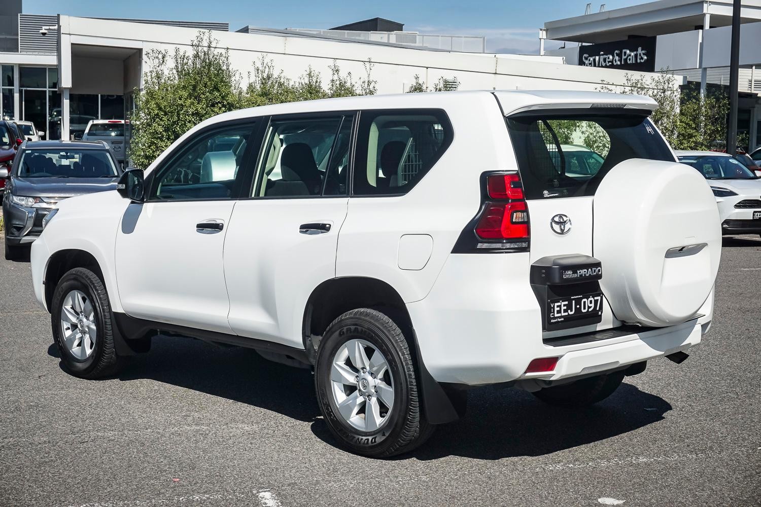 Toyota Landcruiser Prado image 2
