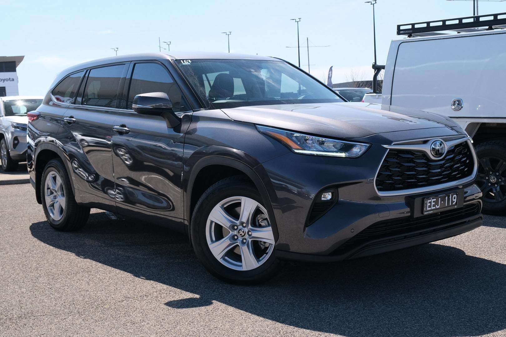 Toyota Kluger image 1