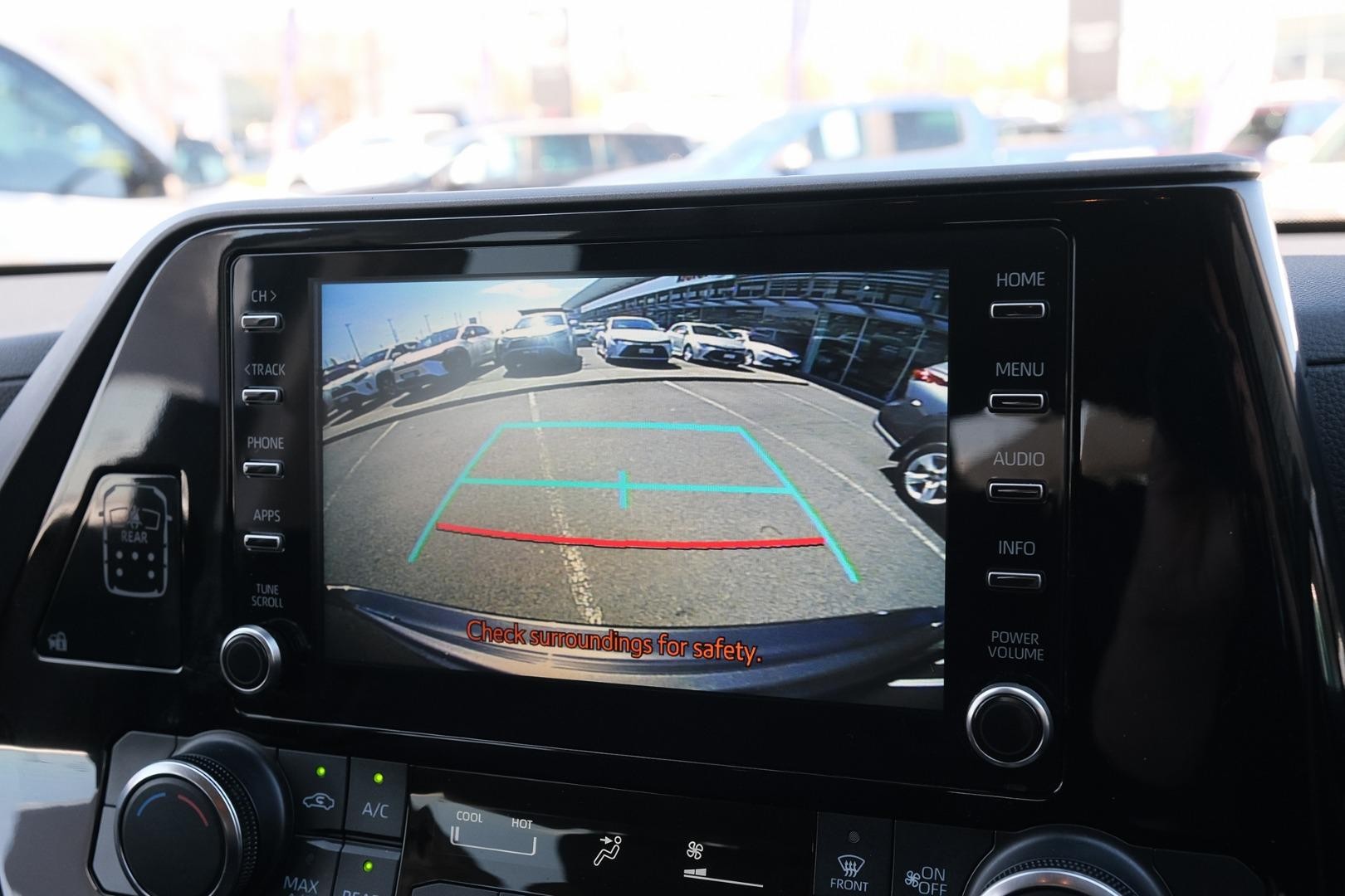 Toyota Kluger image 3