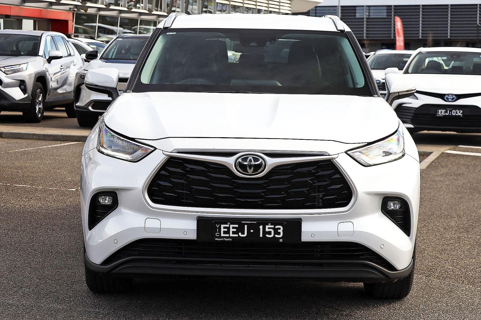 Toyota Kluger image 3