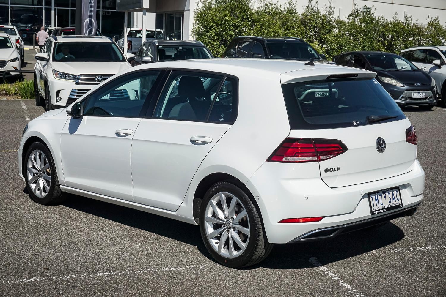 Volkswagen Golf image 4