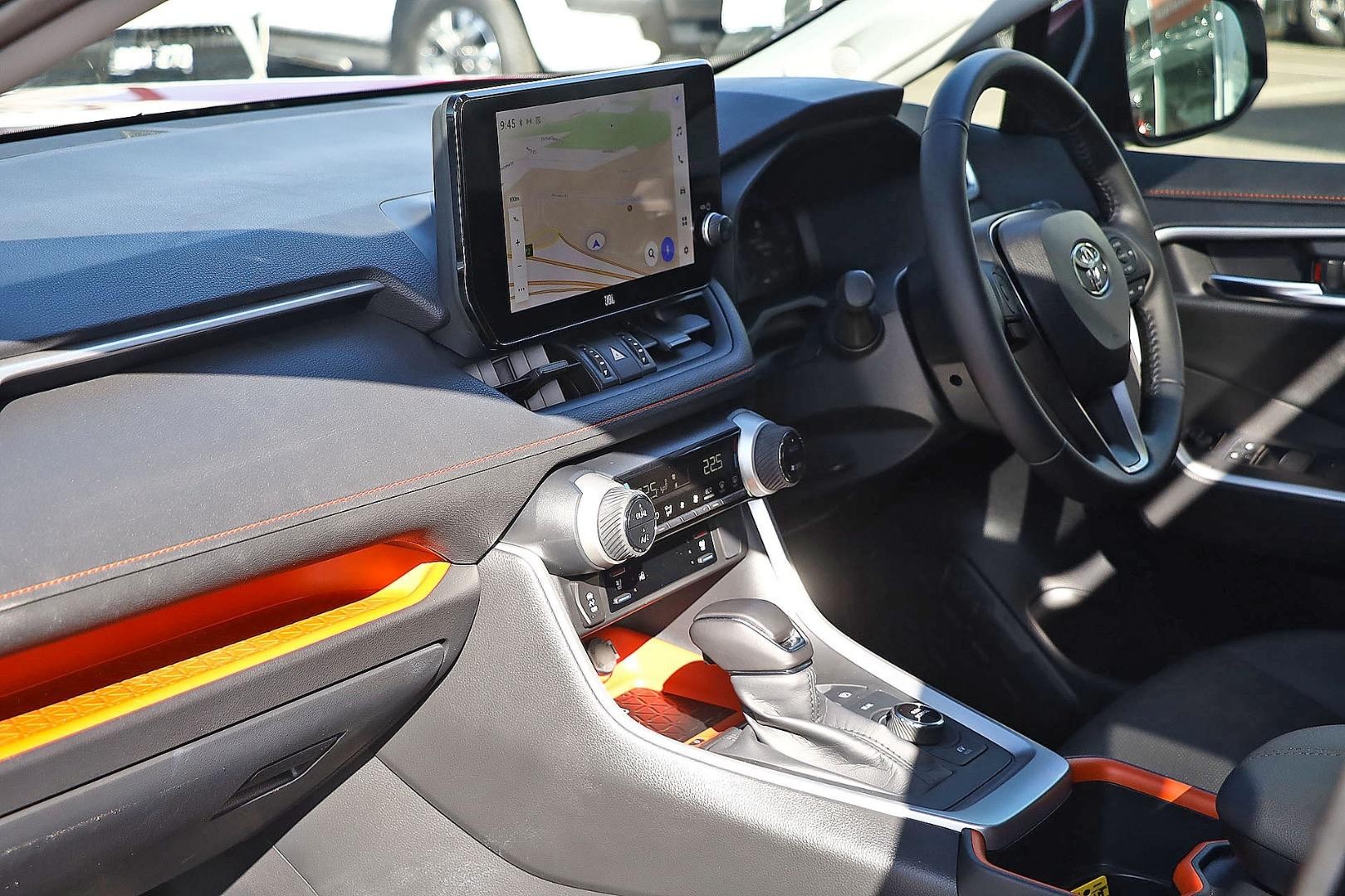 Toyota Rav4 image 2