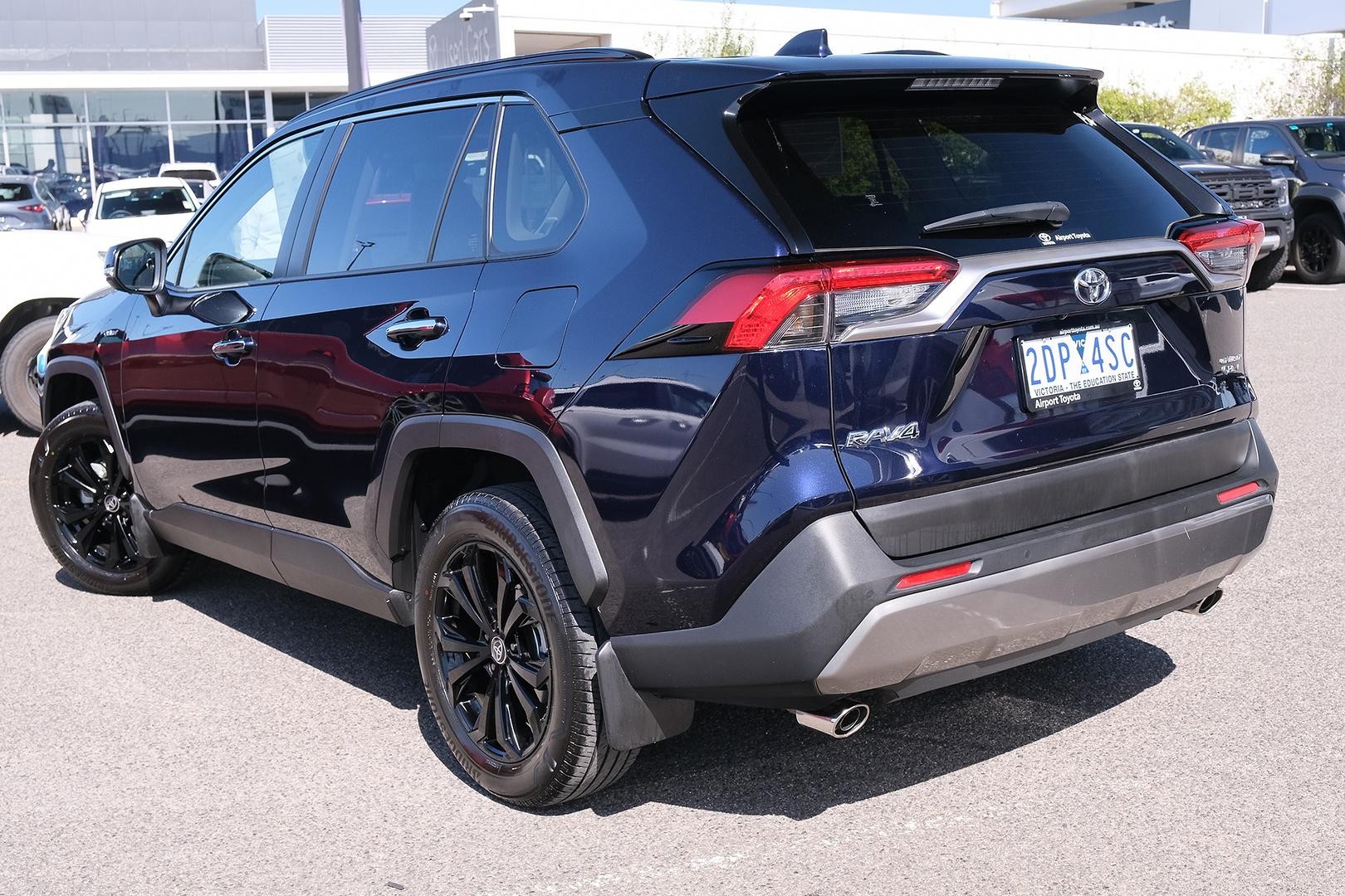 Toyota Rav4 image 2