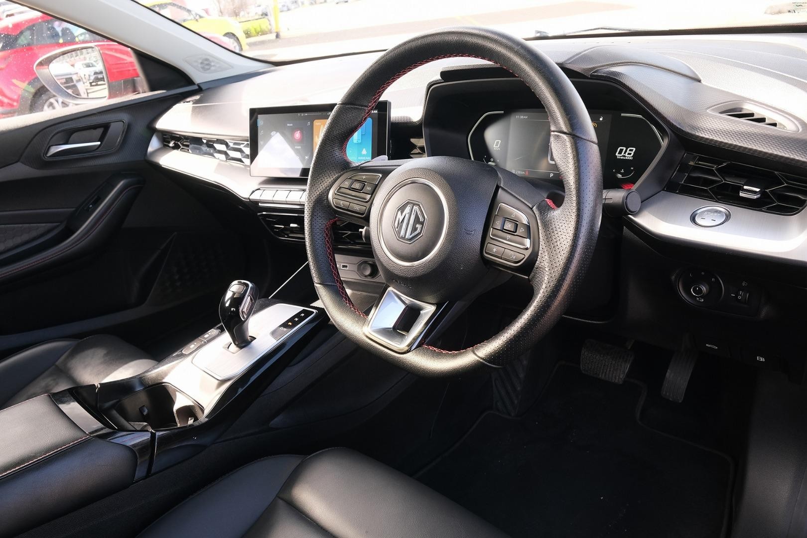 MG Mg5 image 3