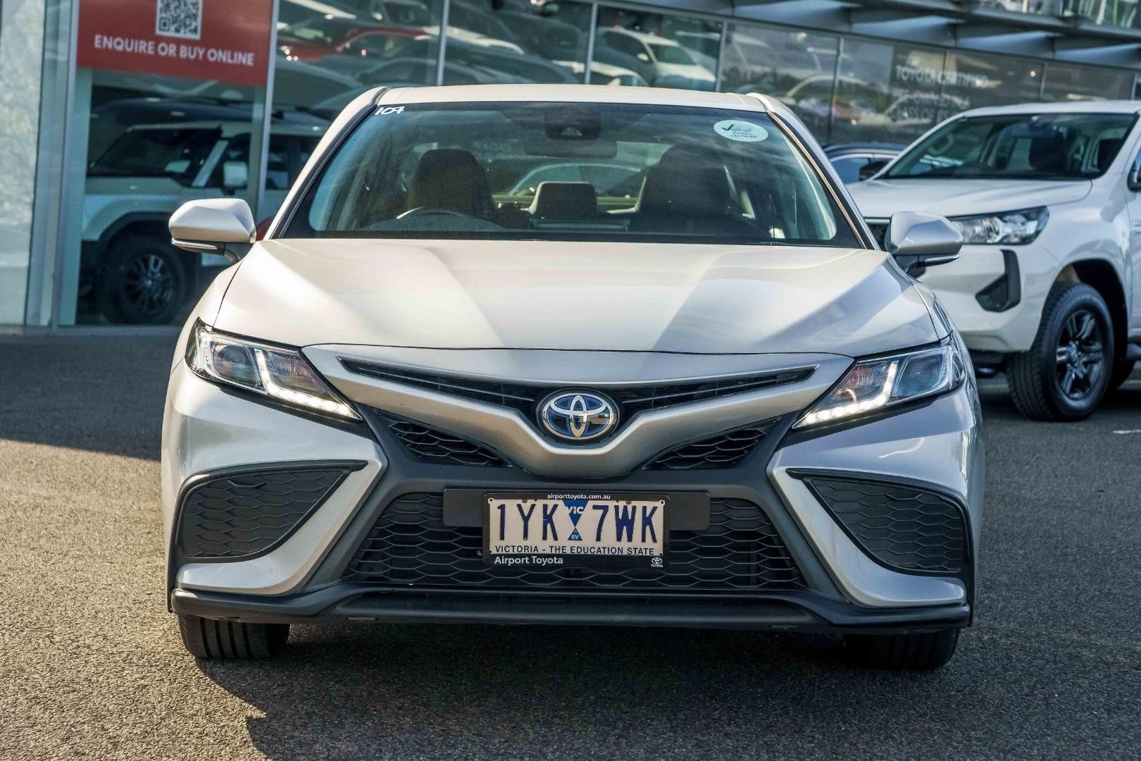 Toyota Camry image 4